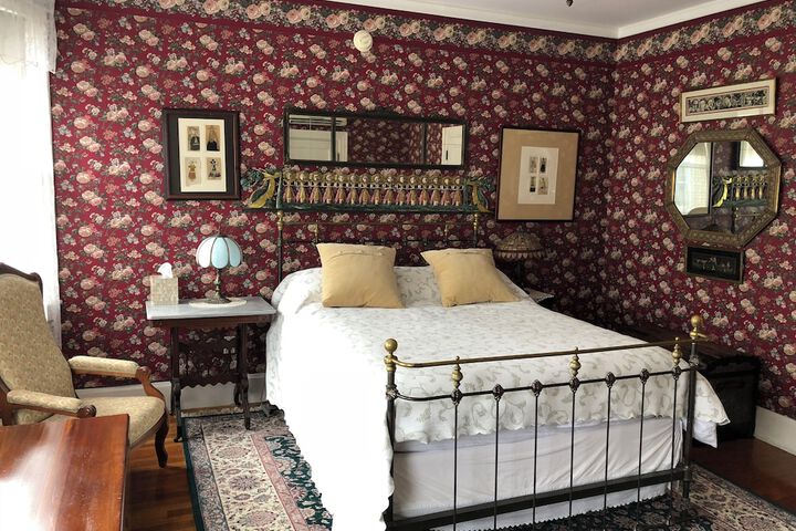Room 7 of 32