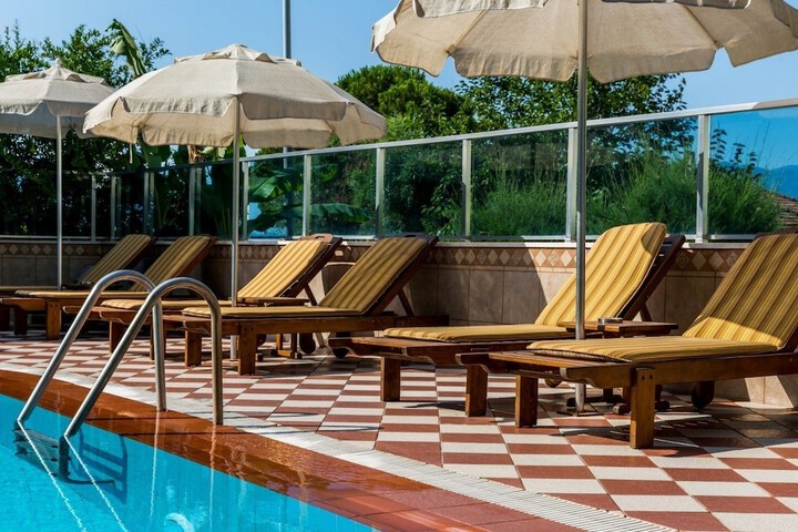 Pools & Facilities