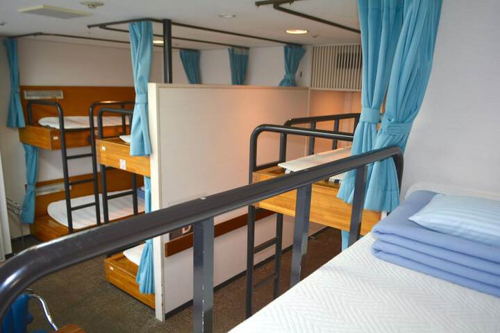 Room 9 of 62
