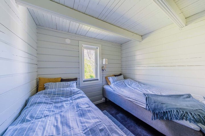 Room 5 of 30