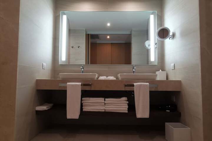 Room 35 of 86