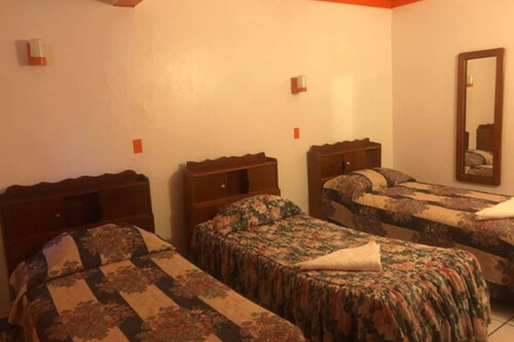 Room 4 of 18