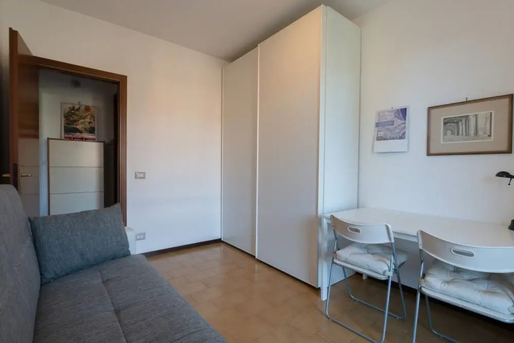 Room 4 of 11