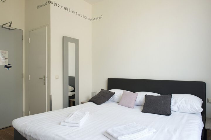 Room 27 of 70