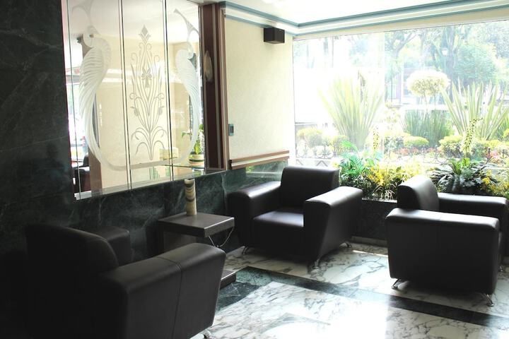 Entrance & Lobby