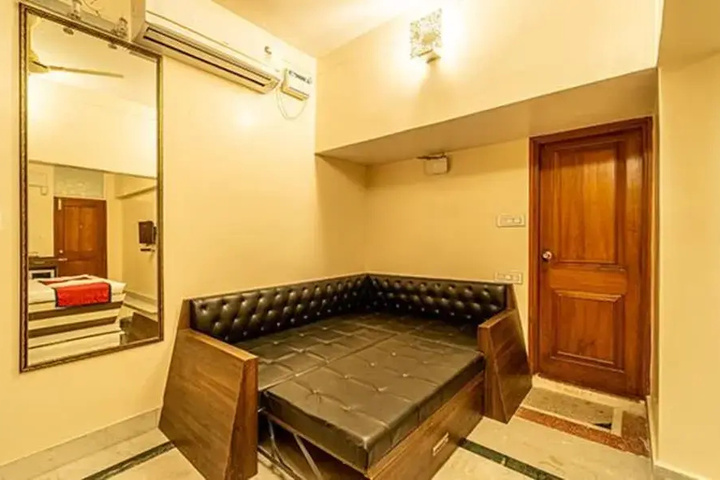Room 2 of 18