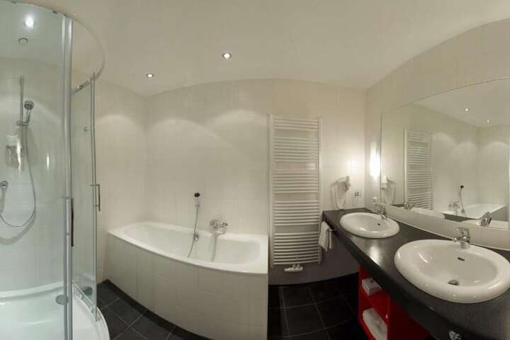 Room 14 of 20