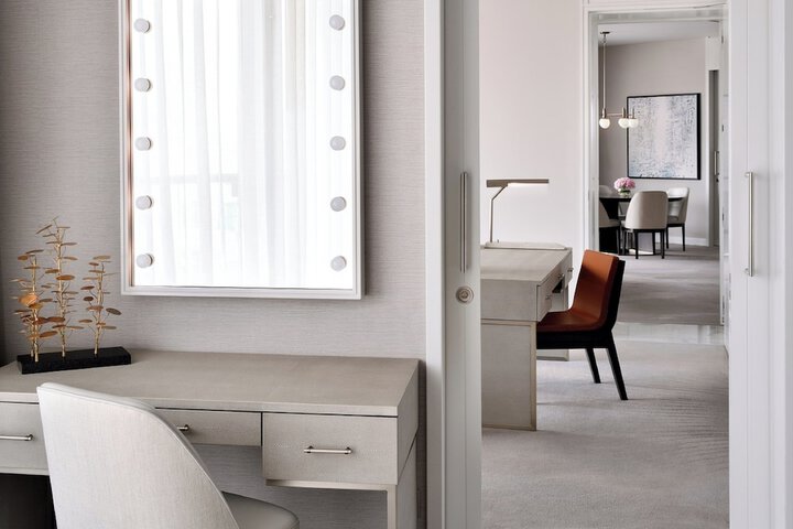 Room 42 of 103