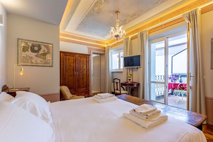 Room 54 of 90