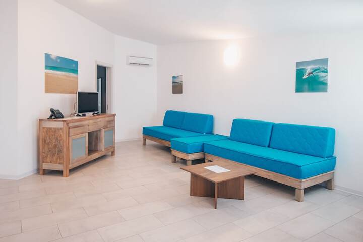 Room 2 of 71