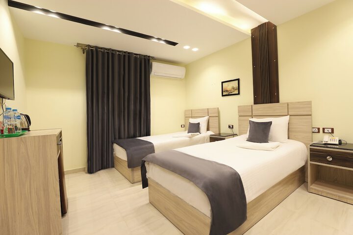 Room 7 of 31