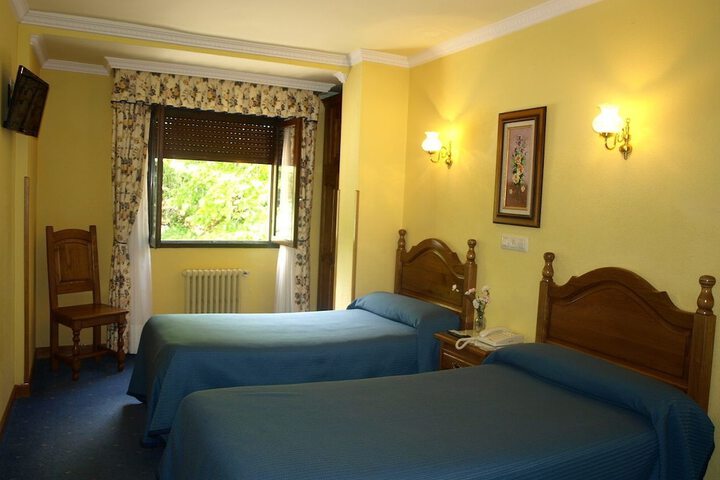 Room 3 of 50