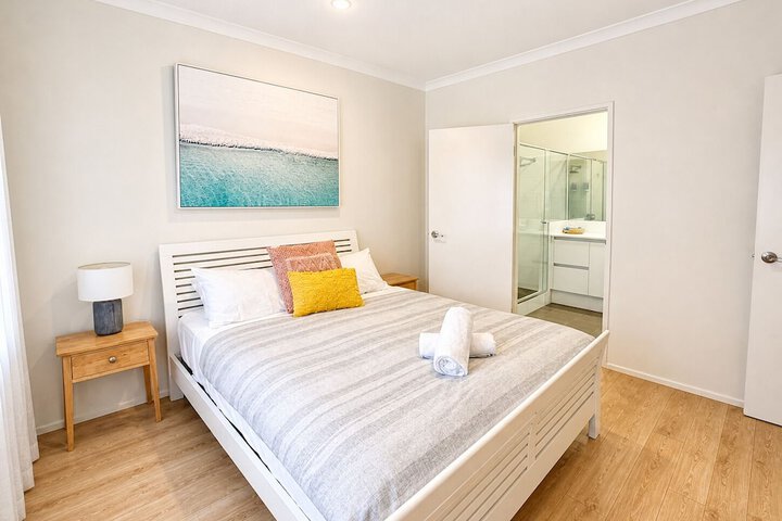 Room 3 of 32