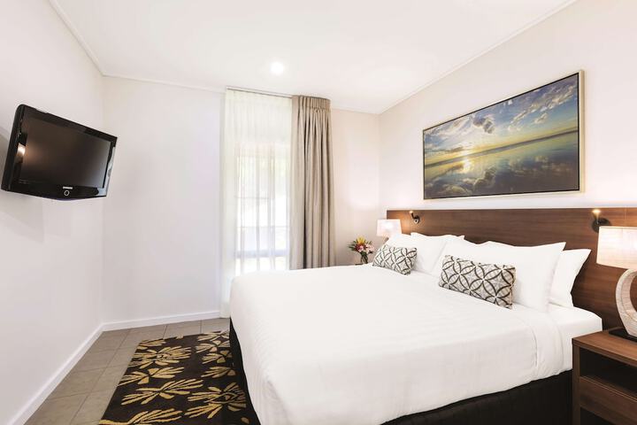 Room 10 of 37