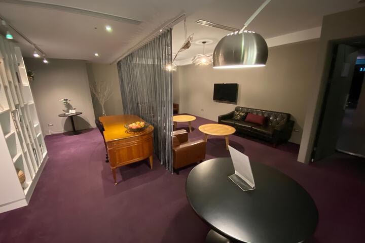 Room 37 of 51