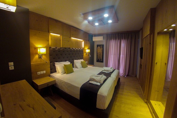 Room 11 of 90