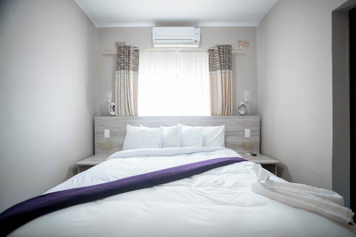 Room 10 of 23