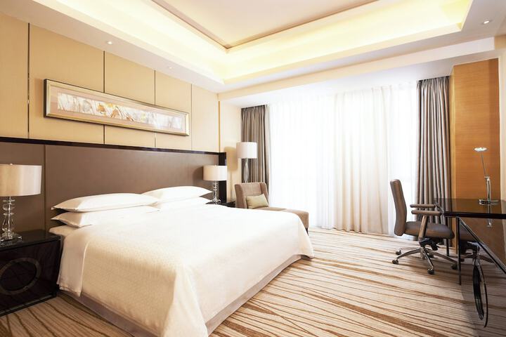 Room 6 of 23