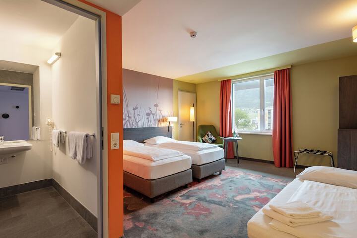 Room 8 of 24