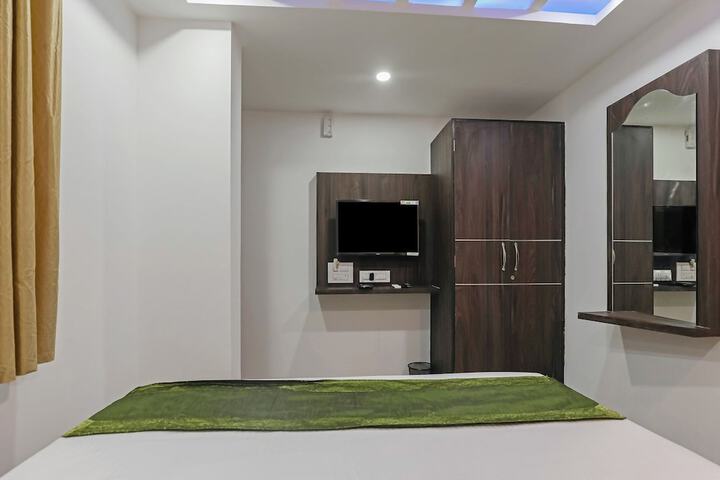 Room 16 of 37