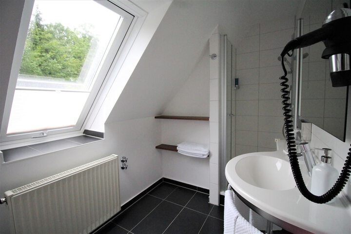 Room 19 of 36