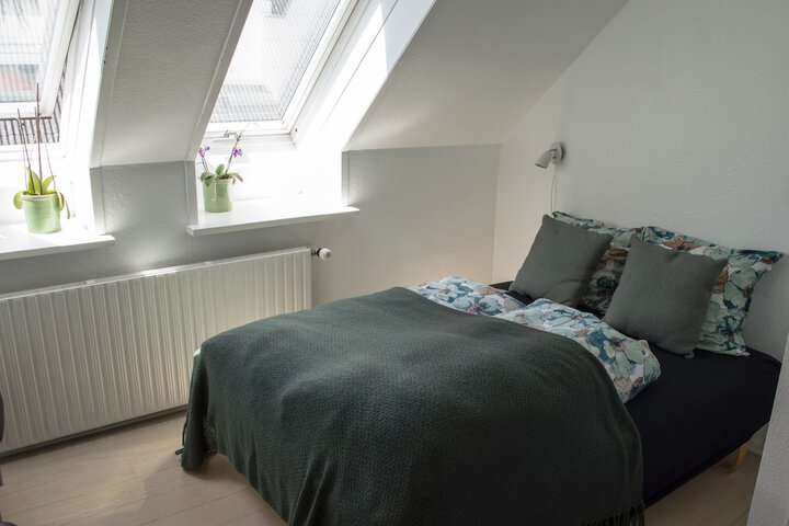 Room 4 of 17