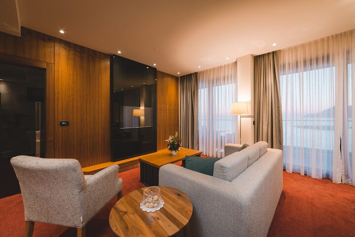 Room 45 of 106