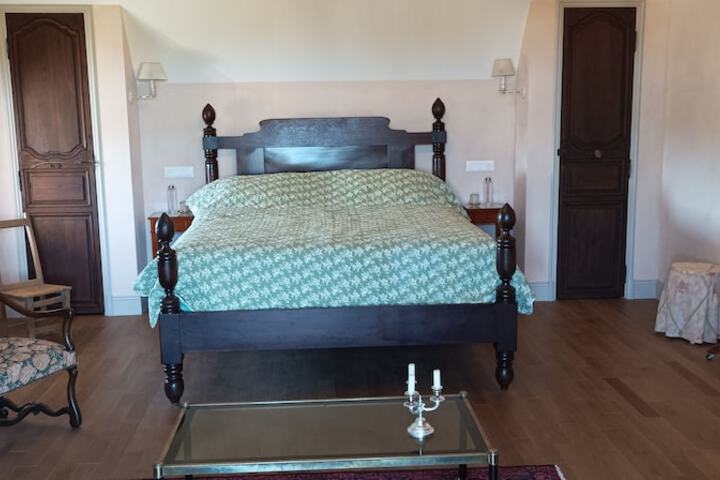 Room 14 of 49