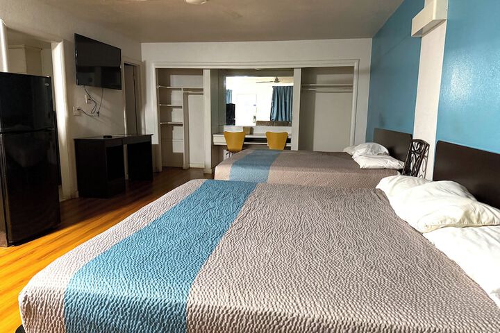 Room 15 of 22