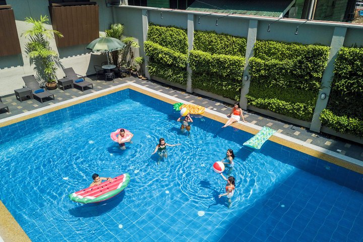 Tropicana Suites