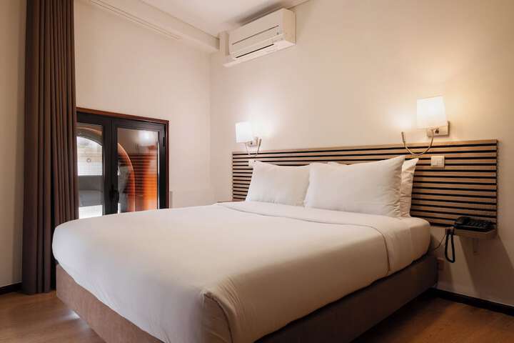 Room 21 of 53