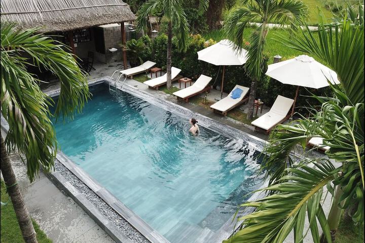 Pool 25 of 41