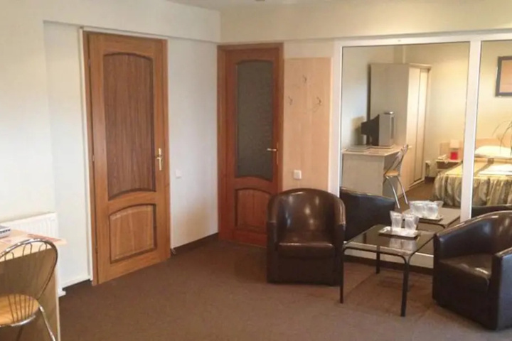 Room 3 of 14