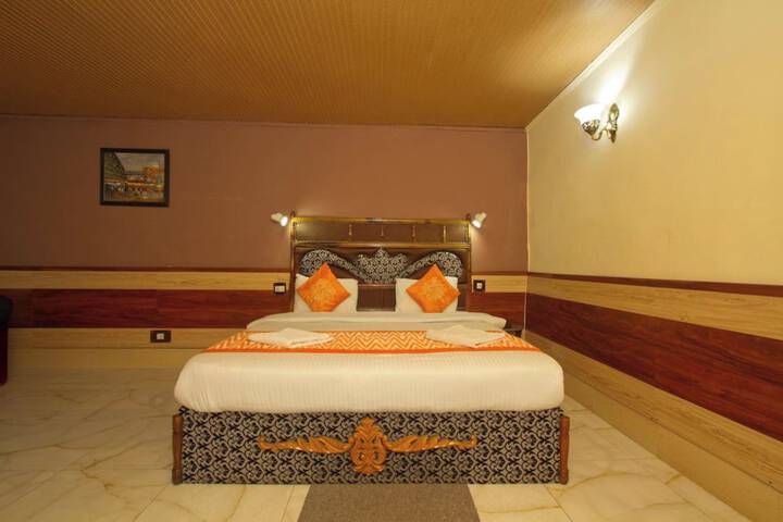 Room 6 of 31