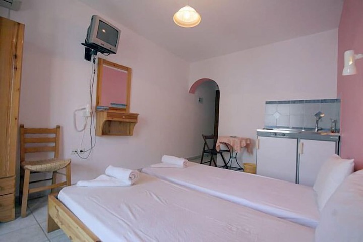 Room 3 of 33