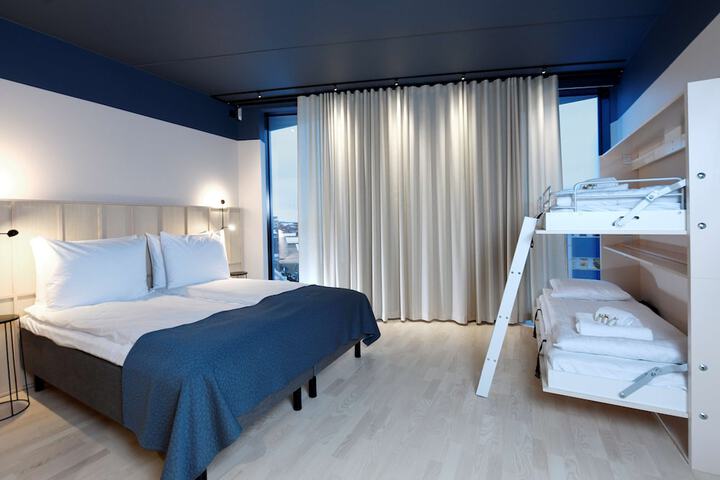 Room 27 of 78
