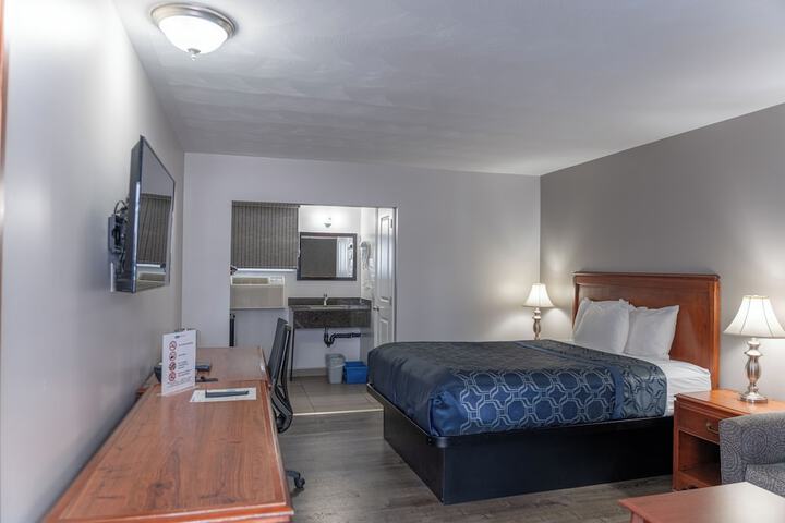 Room 18 of 38