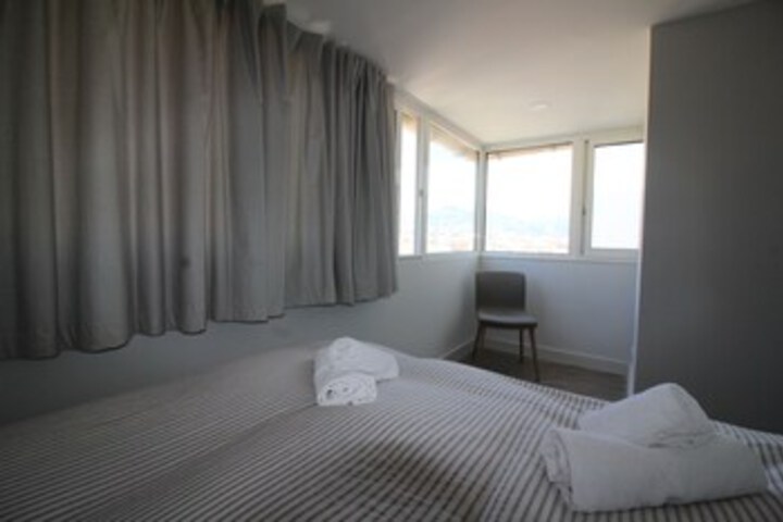 Room 21 of 27