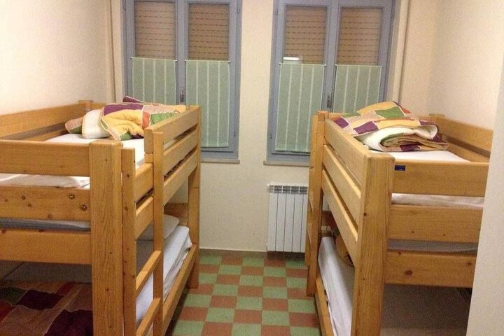 Room 4 of 47