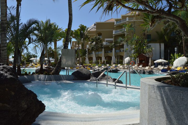Pools & Facilities