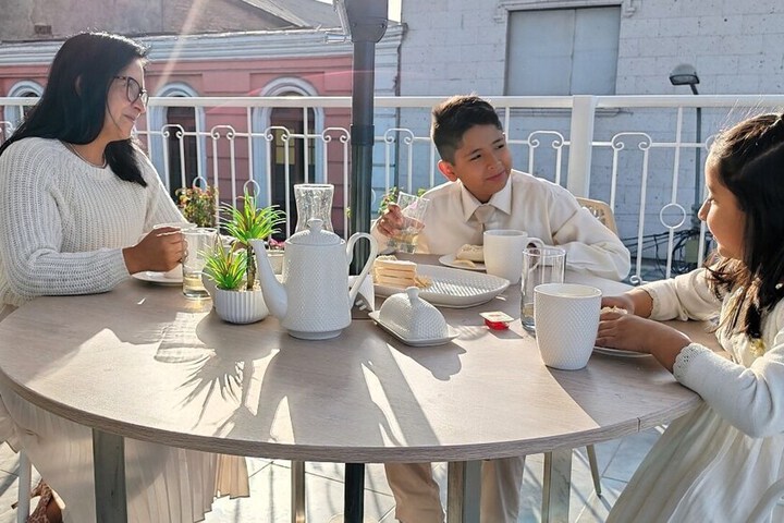 Dining 46 of 48