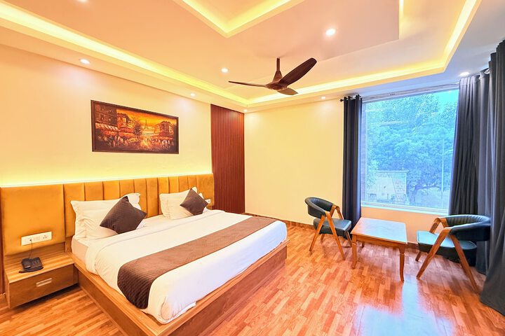 Room 16 of 40