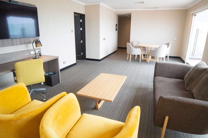 Room 40 of 77