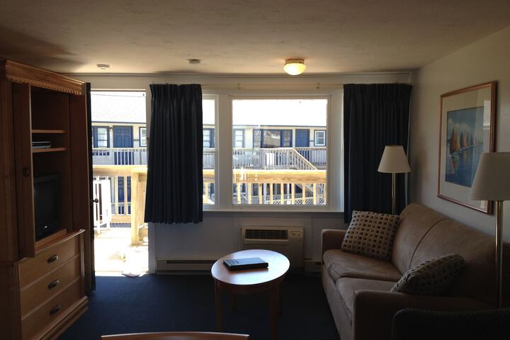 Room 17 of 40