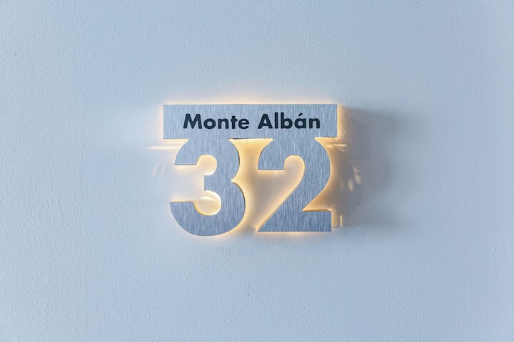 Room 143 of 329