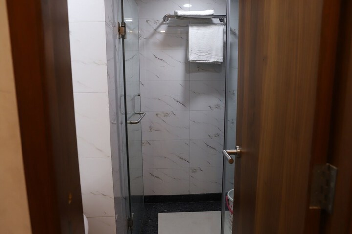 Room 85 of 171