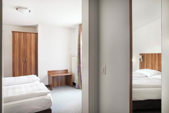 Room 5 of 45
