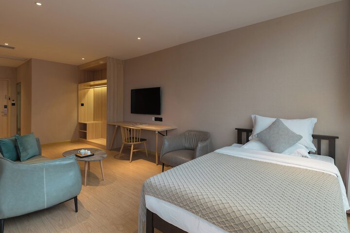Room 44 of 126