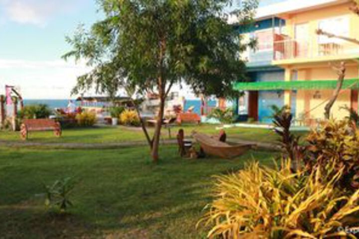 Hotel Exterior 8 of 32