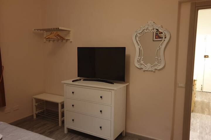 Room 6 of 17